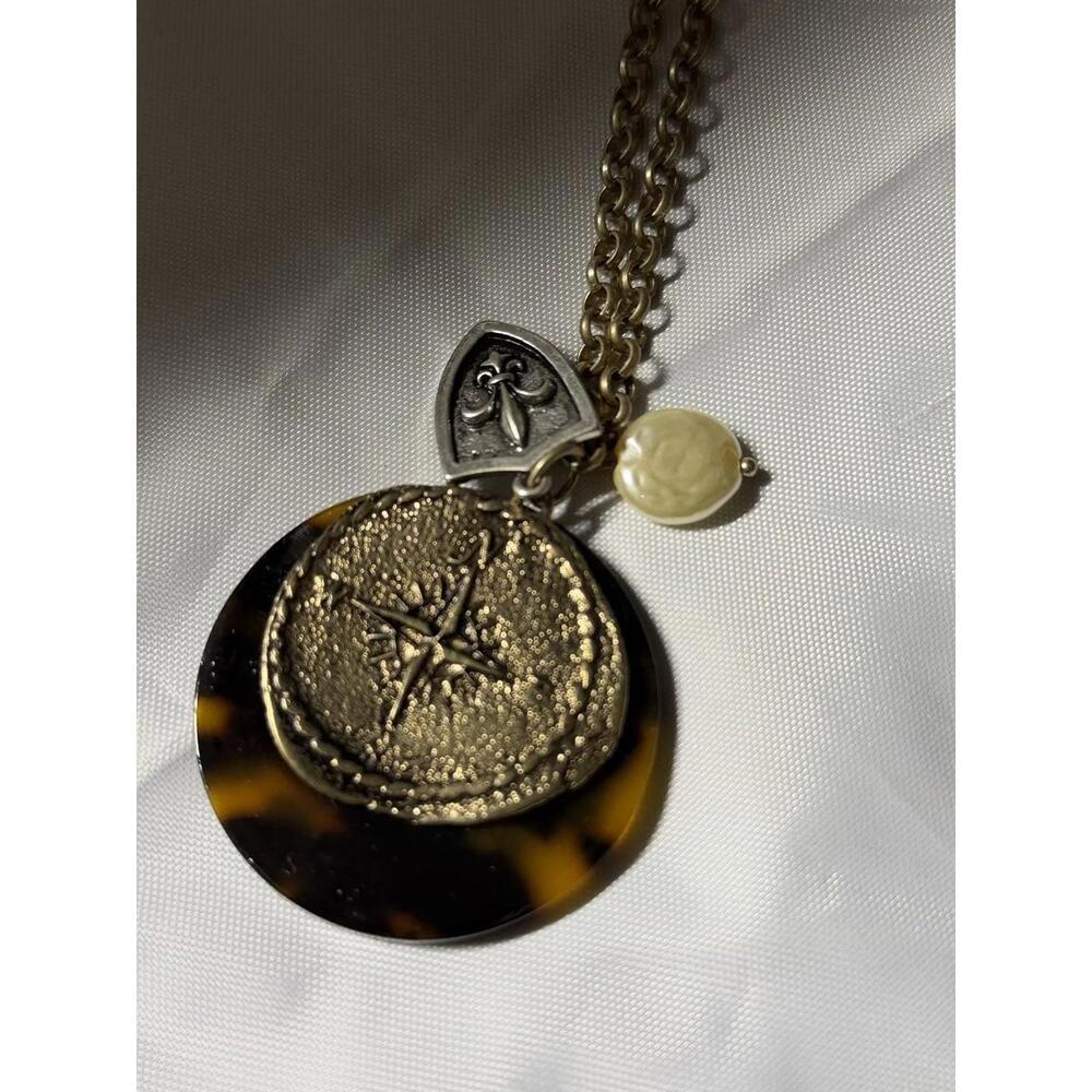 Vintage Tortoiseshell Style Pendant Necklace Compass Coin Pearl Charm Gold Tone